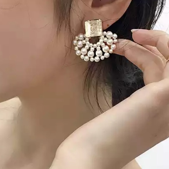 New Simulated-pearl Geometric Dangle Earrings - Picture 2 of 4